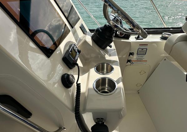 Boston Whaler 325 Conquest image