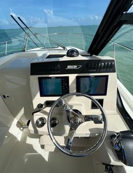 Boston Whaler 325 Conquest image