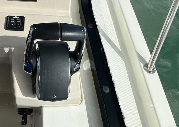 Boston Whaler 325 Conquest image