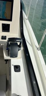 Boston Whaler 325 Conquest image