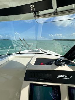 Boston Whaler 325 Conquest image