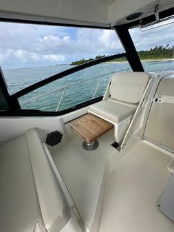 Boston Whaler 325 Conquest image