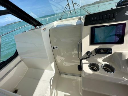 Boston Whaler 325 Conquest image