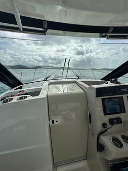 Boston Whaler 325 Conquest image