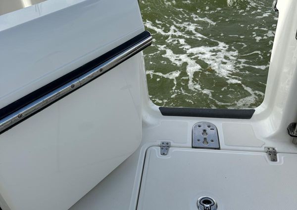 Boston Whaler 325 Conquest image