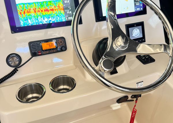 Boston Whaler 325 Conquest image