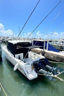 Boston Whaler 325 Conquest image