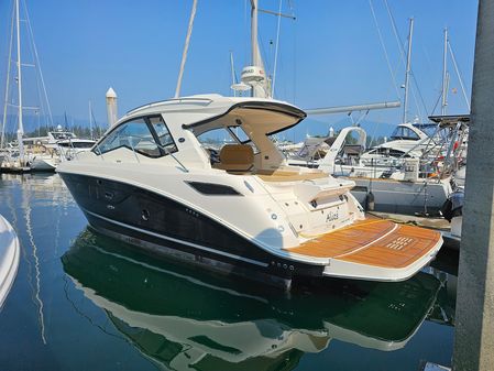 Sea Ray 350 Sundancer Coupe image