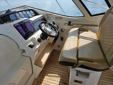 Sea Ray 350 Sundancer Coupe image