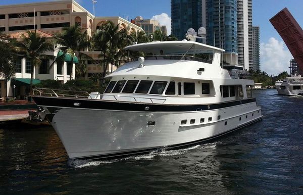 2023 Outer Reef Yachts 860 MY