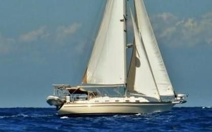 Island Packet 370 - main image