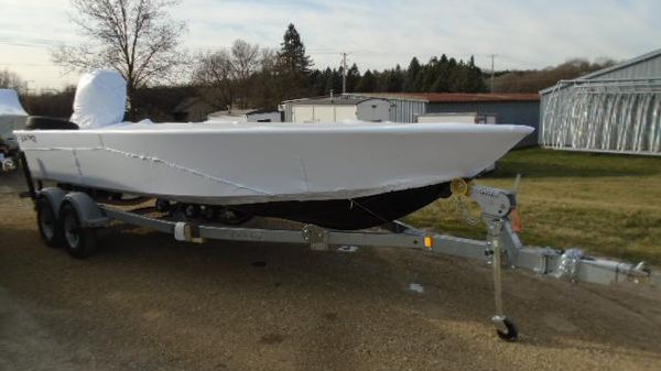 Lund 2075 Pro Guide