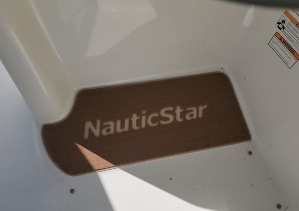 Nauticstar 243DC-SPORT-DECK image