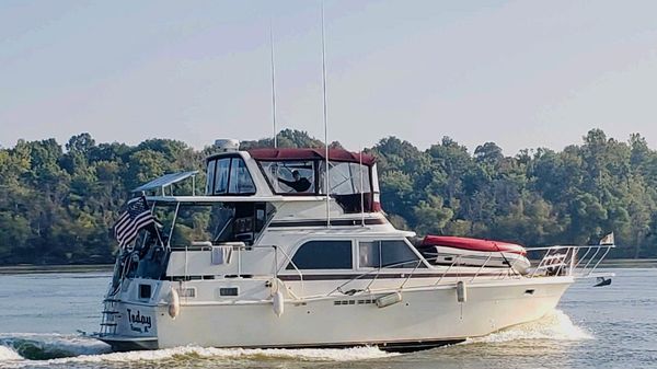 Uniflite 42 Double Cabin