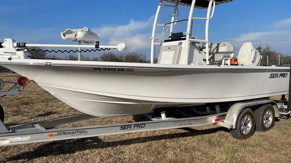 Sea Pro 208 Bay