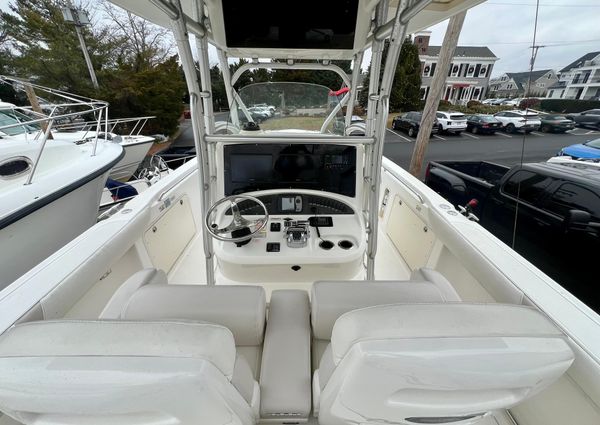 Boston-whaler 320-OUTRAGE image