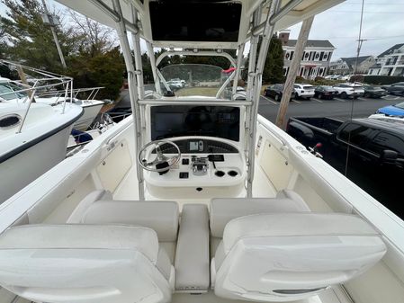 Boston-whaler 320-OUTRAGE image