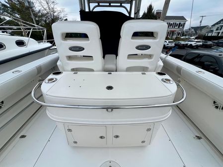 Boston-whaler 320-OUTRAGE image