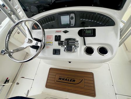 Boston-whaler 320-OUTRAGE image