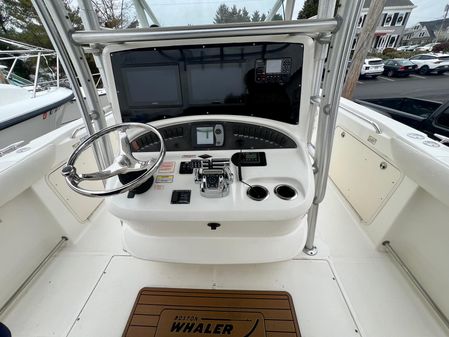 Boston-whaler 320-OUTRAGE image