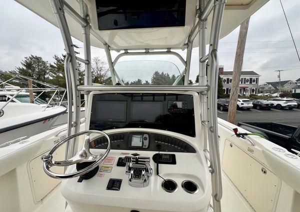 Boston-whaler 320-OUTRAGE image