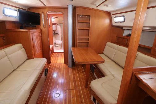 Island Packet 440 image