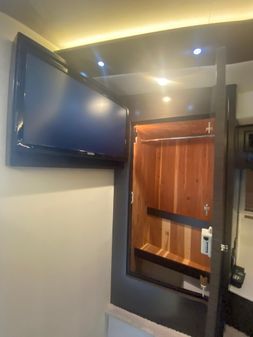 Cruisers Yachts 45 Cantius image