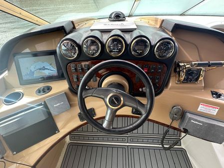 Carver 570 Voyager Pilothouse image