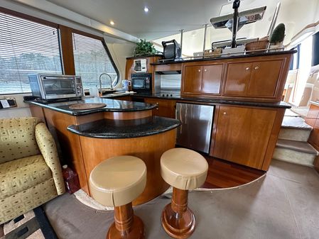 Carver 570 Voyager Pilothouse image