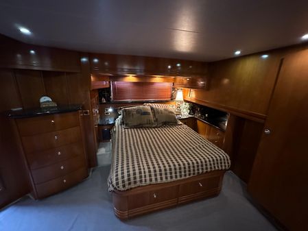 Carver 570 Voyager Pilothouse image