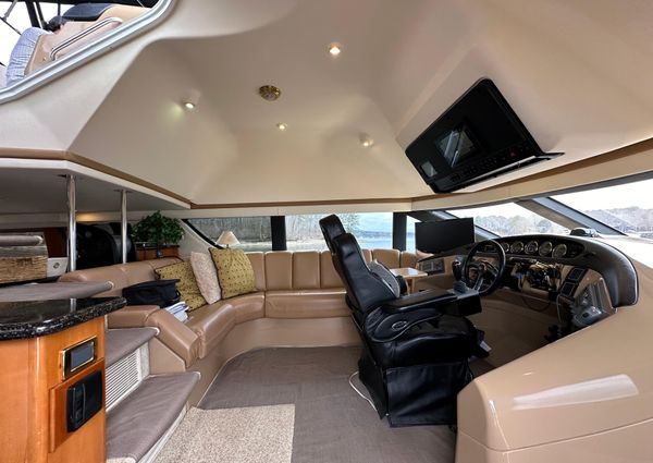 Carver 570 Voyager Pilothouse image