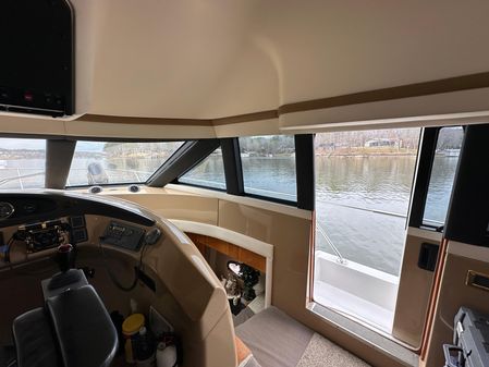 Carver 570 Voyager Pilothouse image