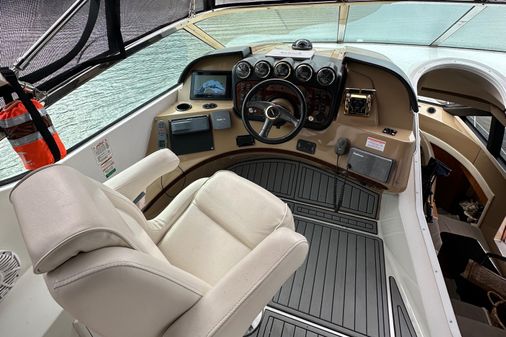 Carver 570 Voyager Pilothouse image