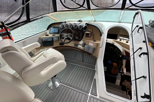 Carver 570 Voyager Pilothouse image