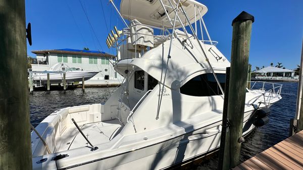 Riviera 37 Flybridge