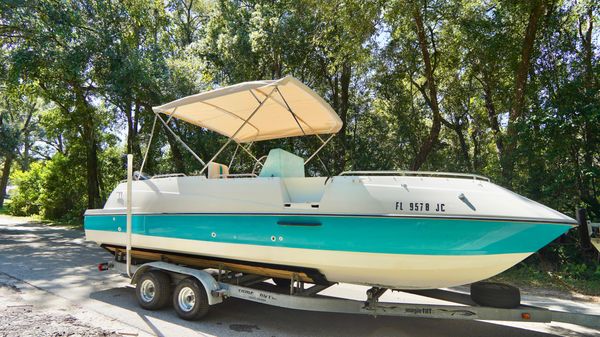 Bayliner 2309 Rendezvous OB