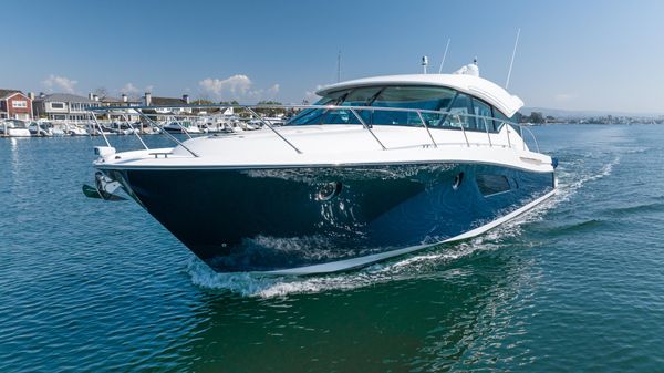 Tiara Yachts 53 Coupe