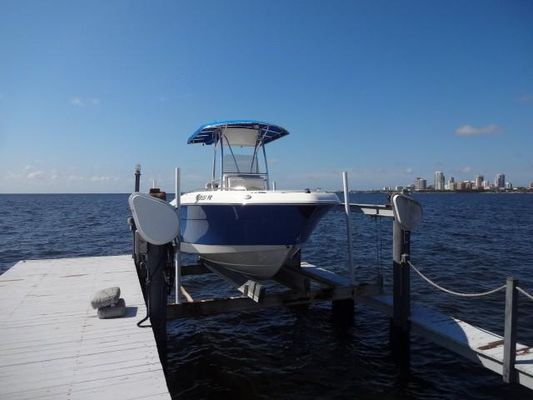 Robalo 222 - main image