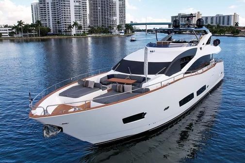 Sunseeker 28 Metre Yacht image