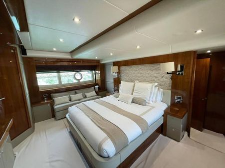 Sunseeker 28 Metre Yacht image