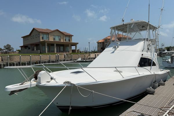 Luhrs 36 Convertible - main image