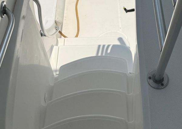 Luhrs 36 Convertible image