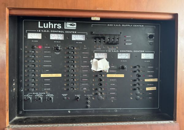 Luhrs 36 Convertible image