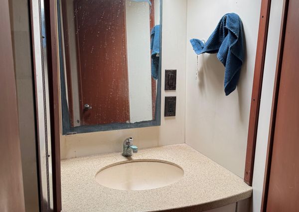 Luhrs 36 Convertible image