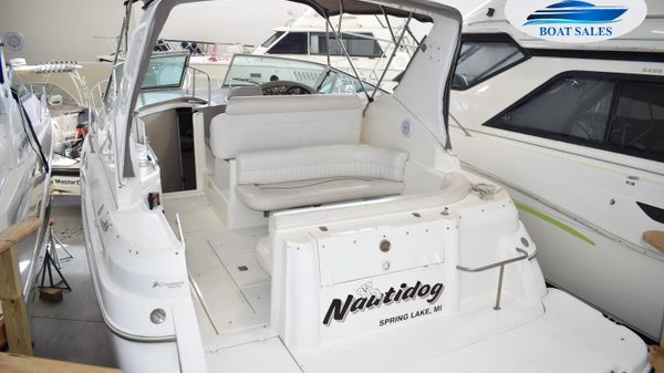 Cruisers Yachts 3075 Express