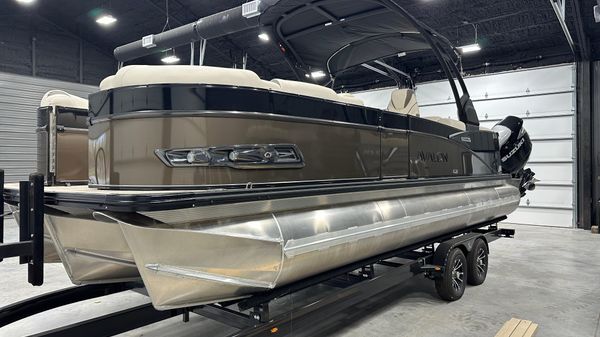 Avalon 2385 Catalina Platinum Edition Twin Engine