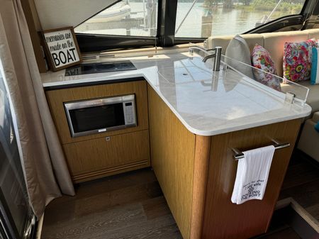 Sea Ray Sundancer 460 image