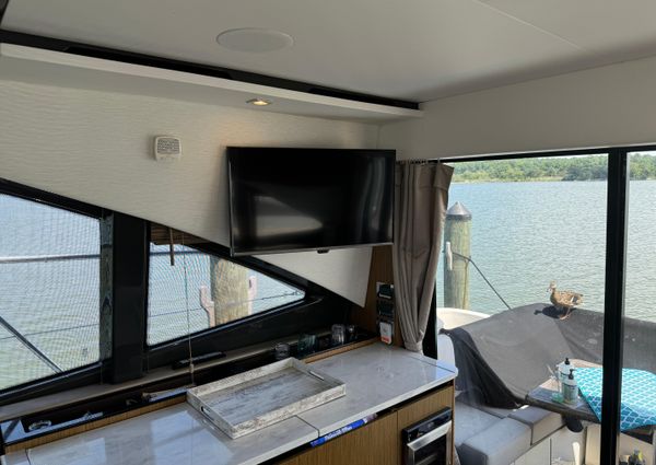 Sea Ray Sundancer 460 image