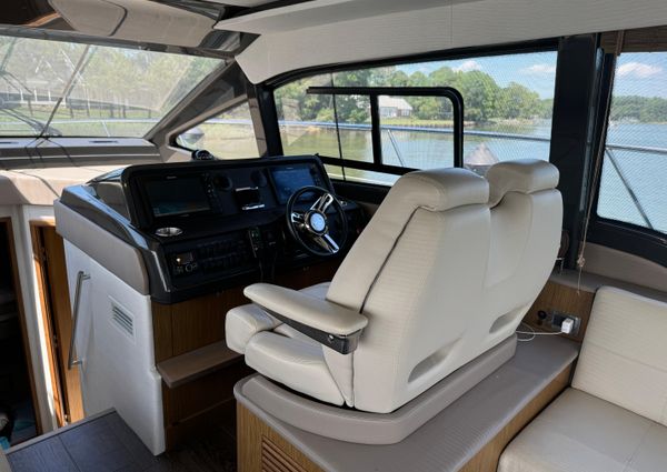 Sea Ray Sundancer 460 image