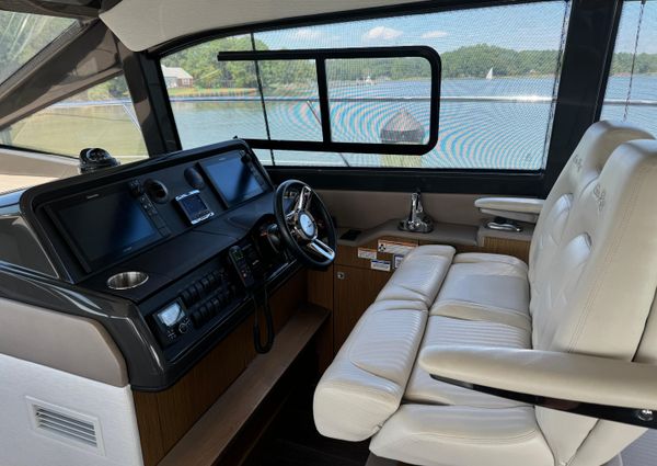 Sea Ray Sundancer 460 image